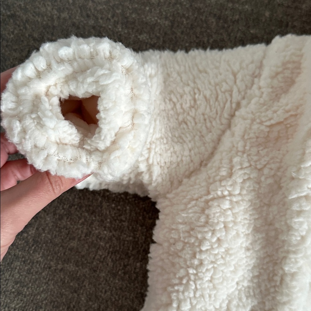 NWT- Zara Cream Fleece Baby Footie. Size 6-9 months - Picture 5 of 8
